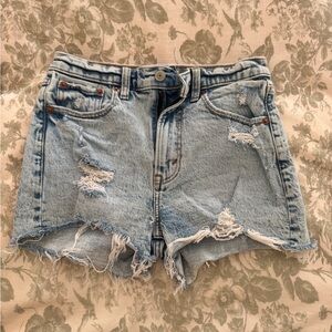 Abercrombie The Mom Short High Rise
